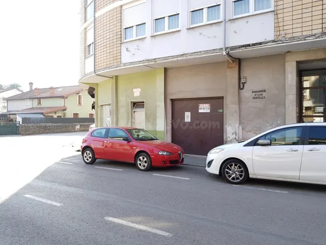 Local comercial de 94 m2 sin acondicinar en Los Corrales de  - foto 2