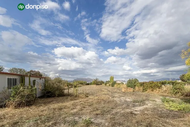 Cortijo con casa de 117 m2 y terreno de 2.312 m2 en Santa Fe — 24