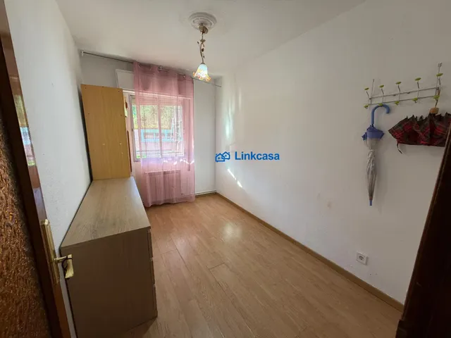 Piso de dos dormitorios con terraza en abrantes — 12