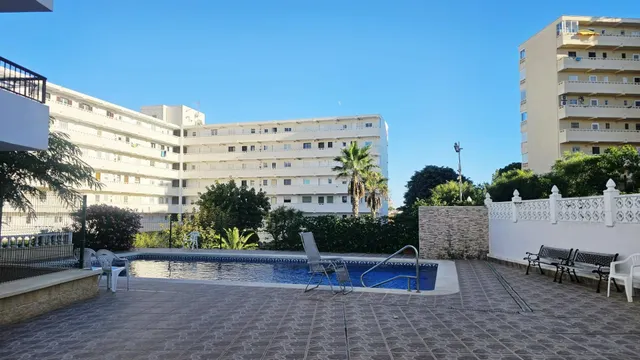 Estudio con piscina. parquing y vista al mar — 25