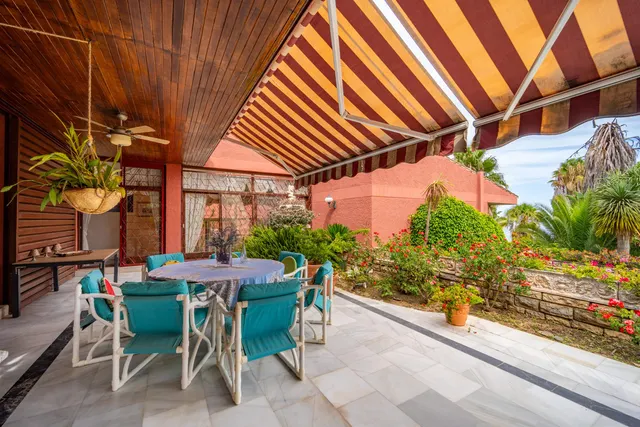 Chalet 9 habitaciones 1098m² en venta - Costa Del Sol — 9