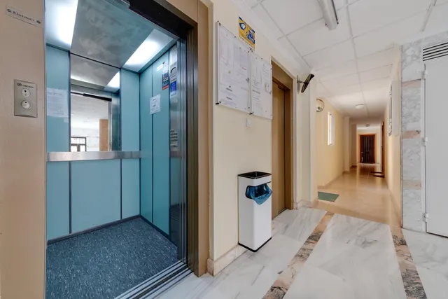 Encantador Apartamento de 2 dormitorios y 1 baño con piscina comunitaria — 32