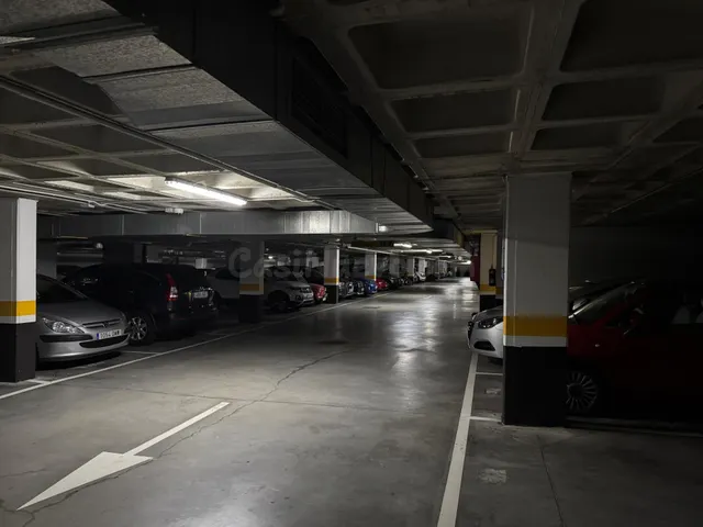 Plaza de garaje en C/ del Valle de Mena, 23. — 5
