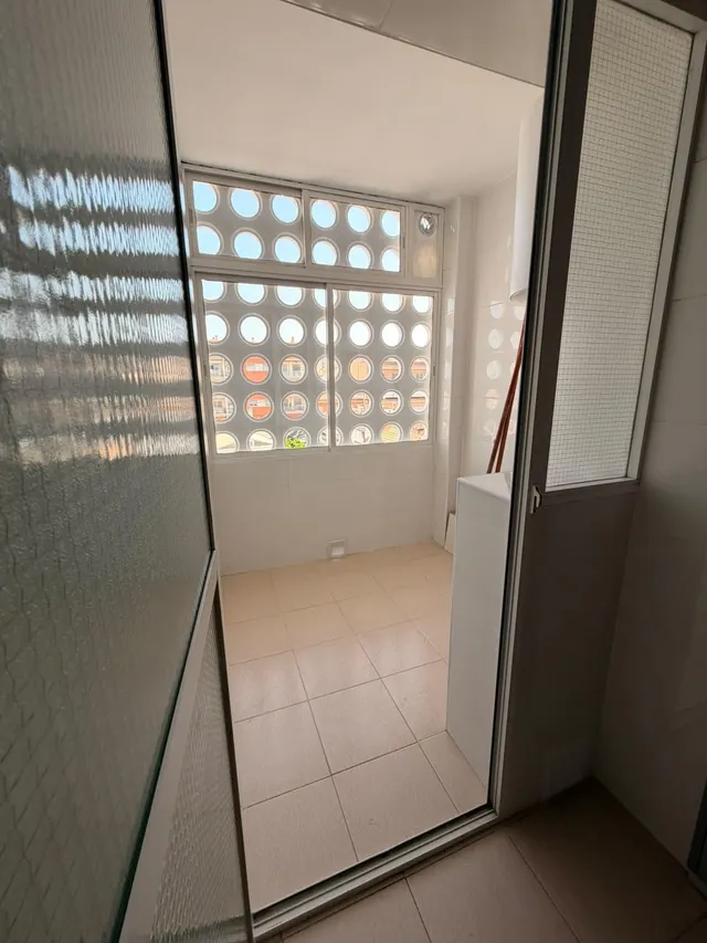 Piso en alquiler con 3 dormitorios, garaje y ascensor — 18