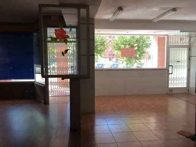 ALQUILER LOCAL COMERCIAL — 12