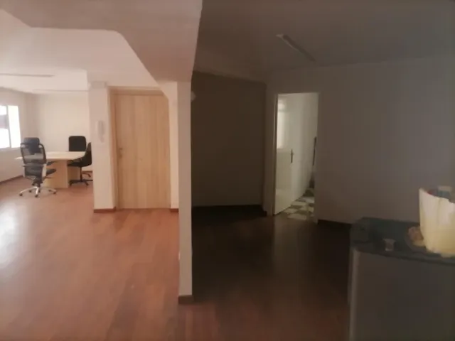 Amplia Oficina Reformada en el Corazón de Ponferrada — 8