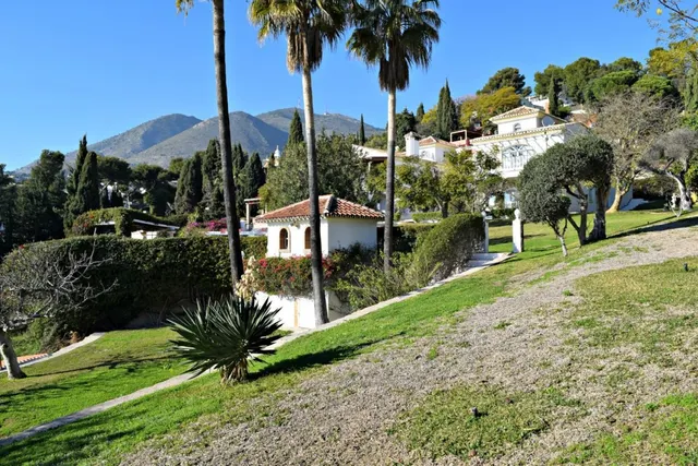 Espectacular villa de 800m2 con preciosas vistas panorámicas al mar en Benalmádena — 38