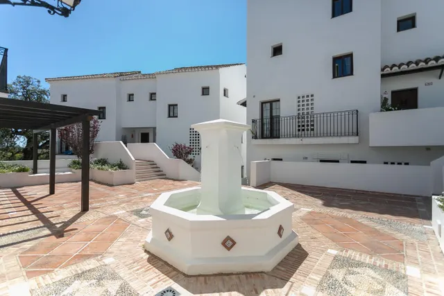 Precioso Atico Triplex de 4 dormitorios en Altos de los Monteros en perfecto estado — 34