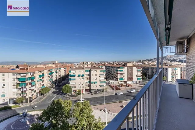 PISO REFORMADO CON VISTAS PANORÁMICAS A UN PASO DEL CENTRO DE GRANADA — 16