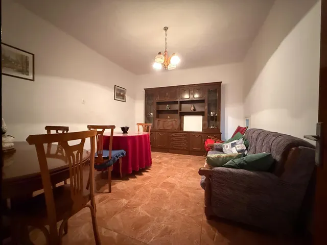 Se Vende Casa de Dos Plantas con Cueva en Canjayar
