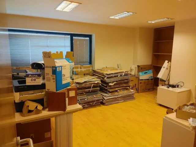 Local comercial 389m² en venta - Santa Margarita-Los Puentes — 46