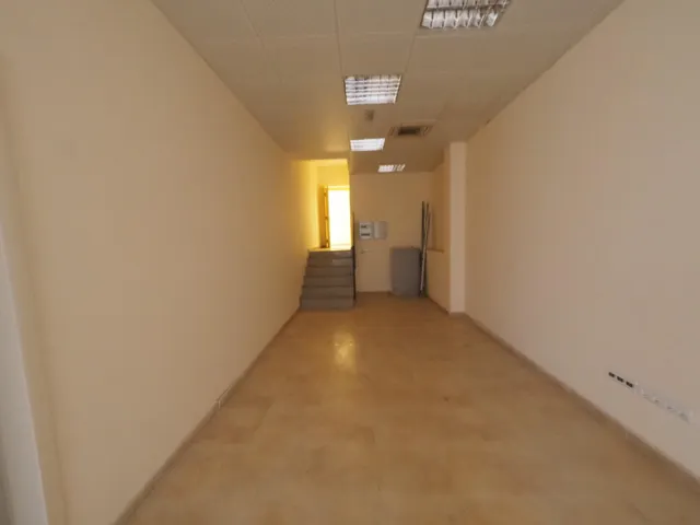 SE VENDE LOCAL COMERCIAL EN MANRESA, ZONA PASSEIG PERE III — 6