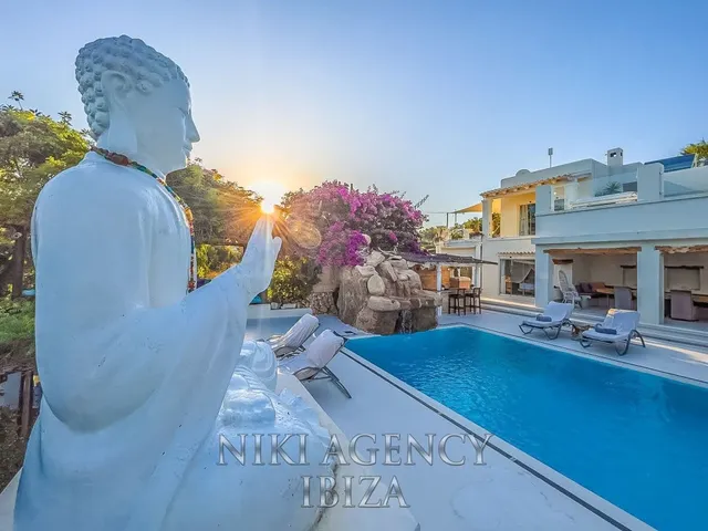 Casa-Chalet en Venta en Santa Eularia Des Riu Baleares — 35