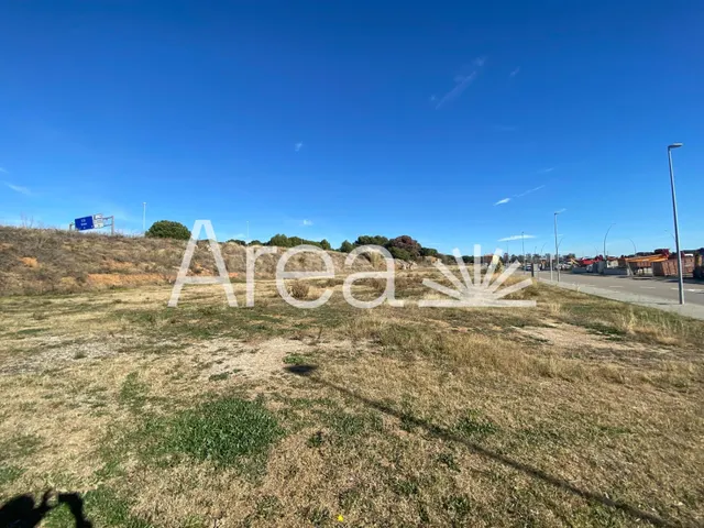 Parcelas industriales de 683 m2 en Llavaneres - foto 5