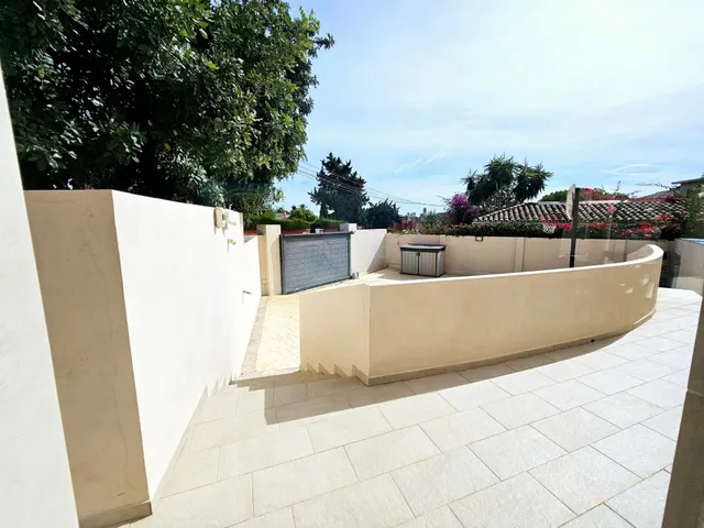 Excepcional villa independiente con piscina privada cerca del centro de Marbella – alquiler de larga temporada — 15