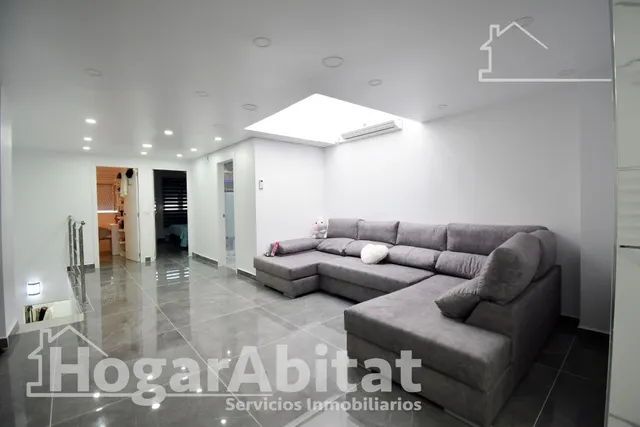 CASA REFORMADA Y MUY BONITA CON TRASTERO Y TERRAZA — 30