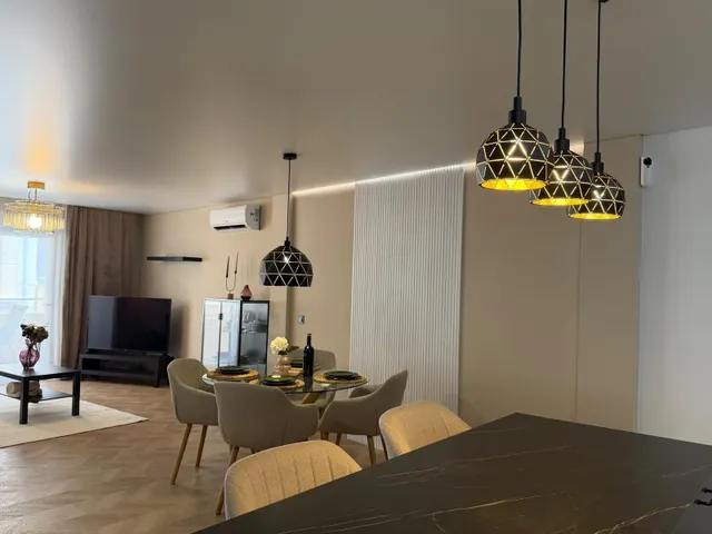 Apartamento reformado con terraza, Alicante, Torrevieja. 3 habitaciones | 110 m2 | A 400 metros del mar — 8