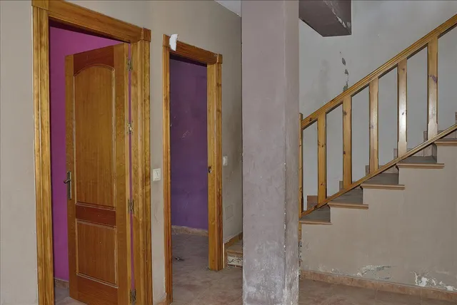 Casa adosada de 4 dormitorios con terraza para reformar en Algeciras — 7