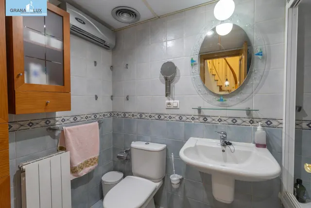Adosada con 4 dormitorios, amplias terrazas y vistas a Granada y sierra nevada — 18