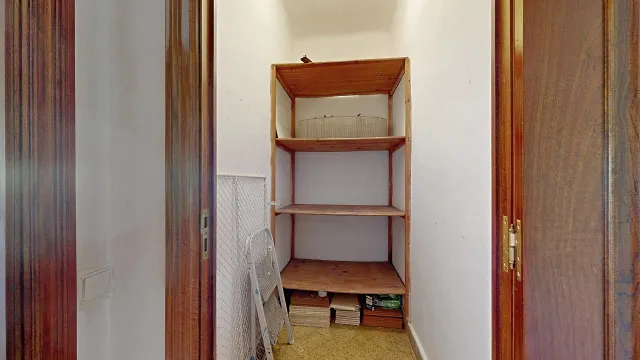 Vivienda en quinta planta con vistas panorámicas, luminosa, con 5 amplias habitaciones. — 49