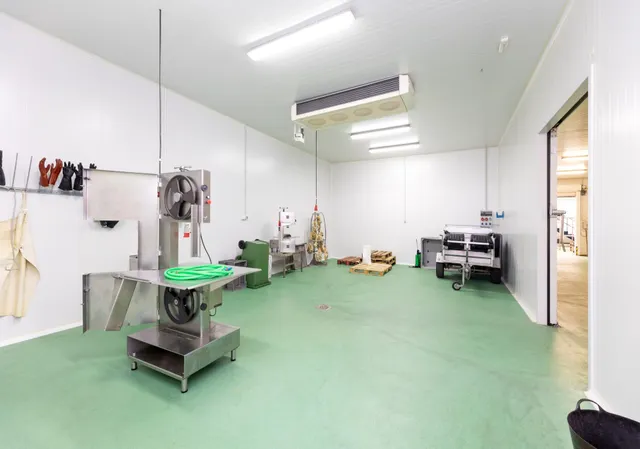SE VENDE  Nave Industrial en Dúrcal con Instalaciones Completas y Cámara Frigorífica — 19