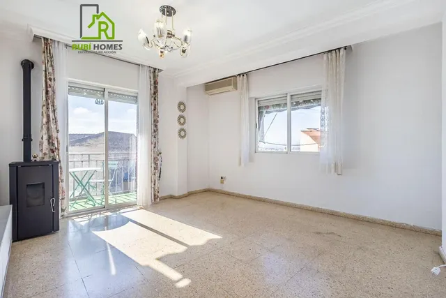 Magnífico piso ideal para invertir o para vivir sin vecinos y con vistas despejadas. — 2