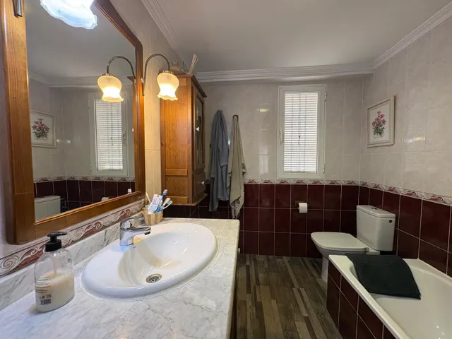 EXCELENTE CHALET EN PERFECTO ESTADO — 36