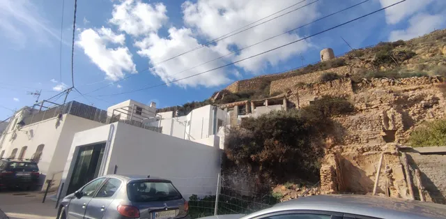 CASA PARA REFORMAR CON GRAN COCHERA EN LA VILLA DE NIJAR - foto 3