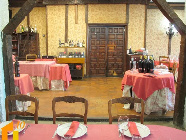 Se alquila o vende Bar Restaurante en avd. Constitucion — 19