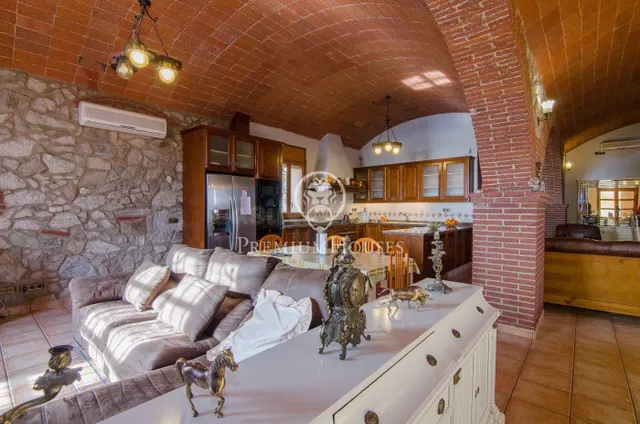 Masía en venta con vistas al mar en Mataró - Costa Barcelona