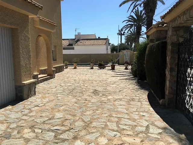 Casa espaciosa con chimenea - foto 2