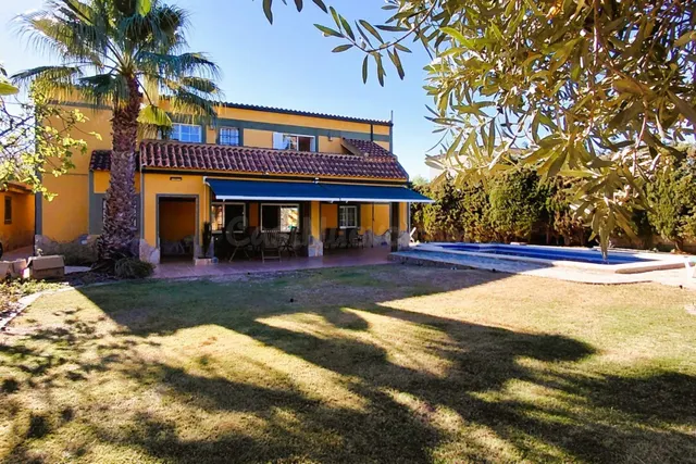 Villa de lujo en La Marina La escuera