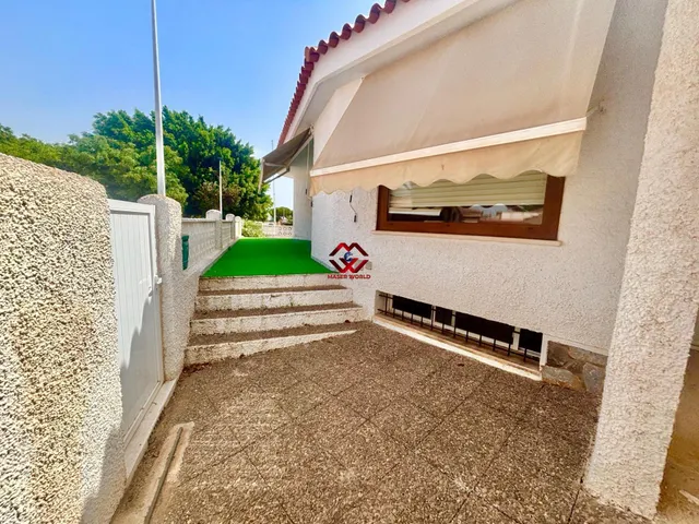 Chalet esquinero con gran sótano y jardín en San Javier — 6