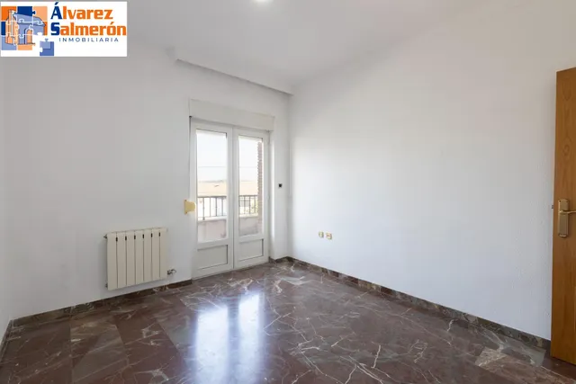 Casa en esquina en venta en Las Gabias — 34