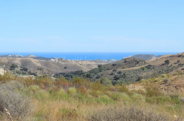 Terreno en venta con vistas al mar en Mijas Costa - foto 3