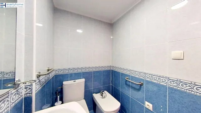 Piso totalmente exterior de 4 habitaciones con ascensor en  Ayora – Blasco Ibáñez — 27