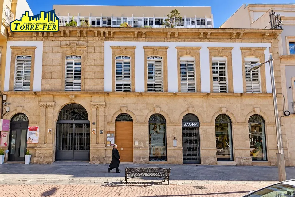 Centrica plaza de aparcamiento en alquiler en puerta de purchena.