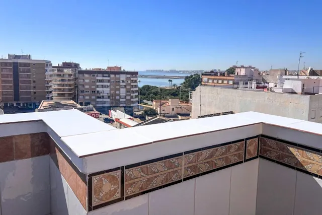 Maravilloso ático (aprox. 92 m2 - 5.ª planta) con amplia ter - foto 2