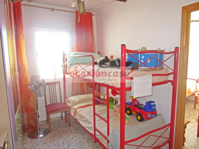 ¡GRAN CASA EN LA BARRIADA DE SANTA CRUZ! — 17