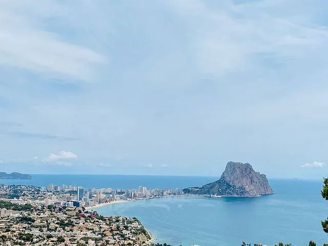 Moderna villa de lujo en construcción en Calpe con impresionantes vistas — 13