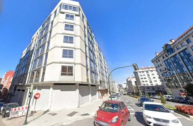 Amplio Local Comercial en Venta en Calle Aragón, Vigo - foto 2