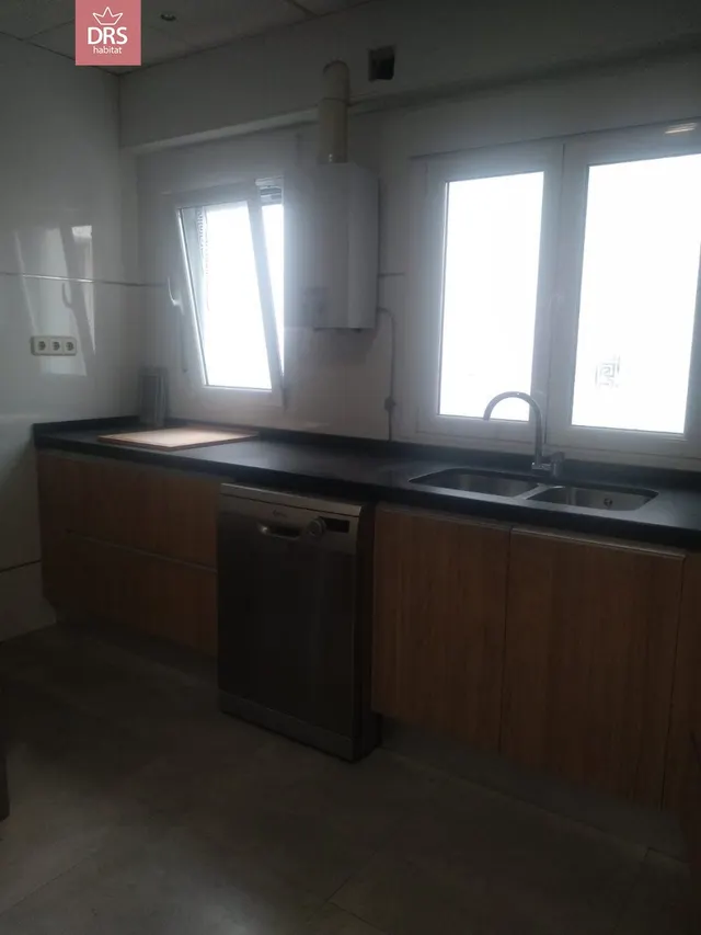 PISO EN PLENO CENTRO, CL MARTINEZ VILLENA AL LADO DEL ALTOZANO — 14