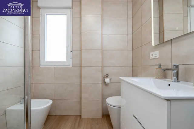 Encantadora Casa Reformada en Ogijares con Vistas y Espacios para Disfrutar — 30