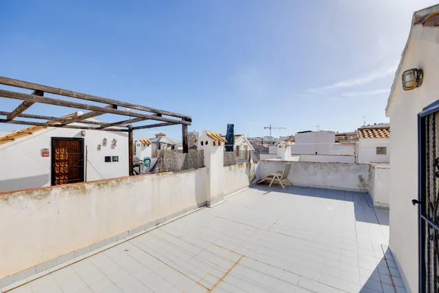 Bungalow de 3 dormitorios con piscina comunitaria en la playa de Los Locos — 31