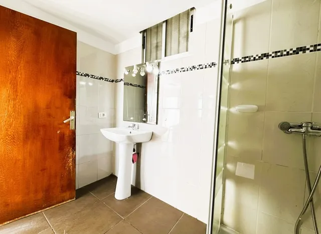 Acogedor apartamento con terraza y vistas al mar en Playa de las Américas — 13