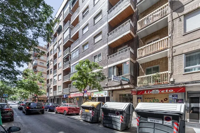 PISO EN PEDRO ANTONIO DE ALARCON — 27