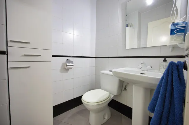 Amplia y Luminosa Vivienda en esquina de 3 dorm. baño y aseo con Garaje Cerrado en el Corazón de la Ciudad — 27