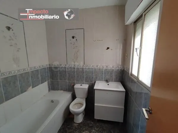 Amplio Piso en el Centro de El Ejido - Oportunidad para Refo - foto 2