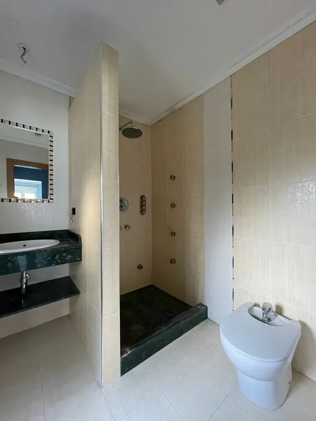 CHALET UNIFAMILIAR EN ESCOBEDO DE CAMARGO EN PARCELA DE 1400 METROS. — 34