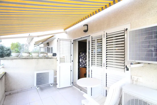 Casa a tres vientos con 4 habitaciones, amplio garaje y patio privado en el barrio de sant bernat — 13